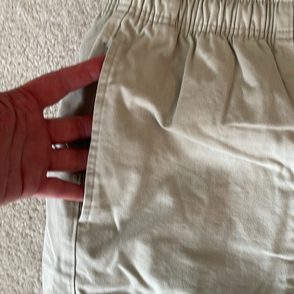 Nike men’s 100% cotton cargo style shorts. Excellent condition. - Picture 4 of 5